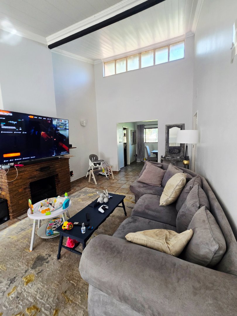 5 Bedroom Property for Sale in Flamwood North West